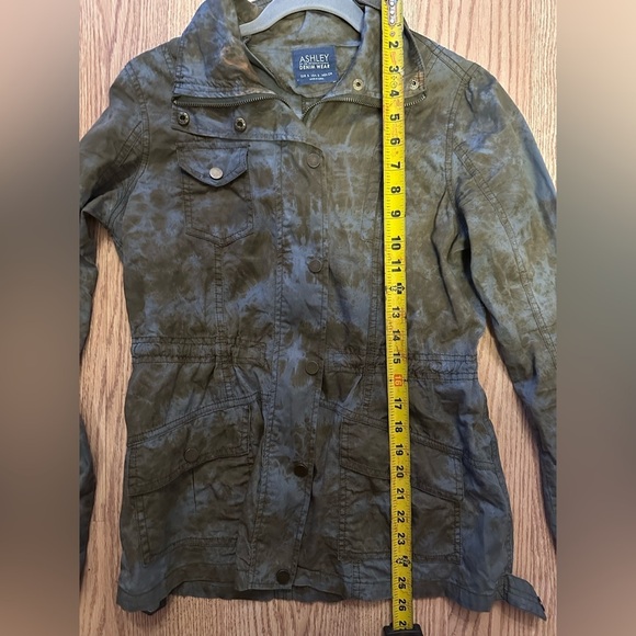 Ashley Camo Printed Zip Up Light Weight Jacket Size Small - Picture 2 of 7